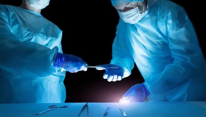 جراحی لیزری کمر برای درمان بیرون زدگی دیسک و تنگی کانال نخاع