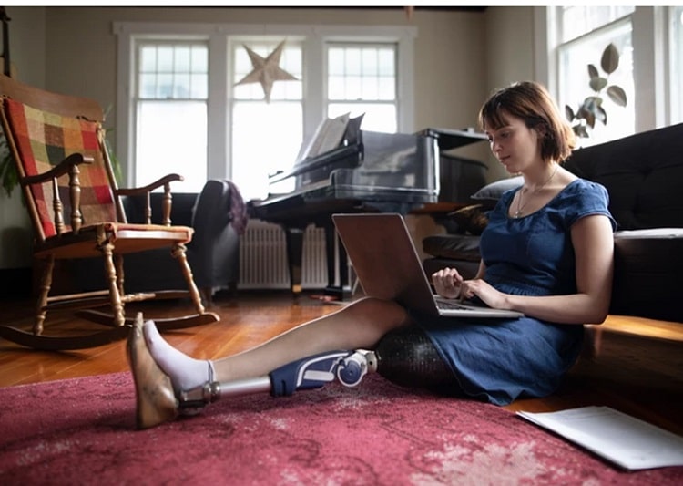 پای مصنوعی بعد از قطع پا (انواع، مزایا، مراقبت ها و خطرات)