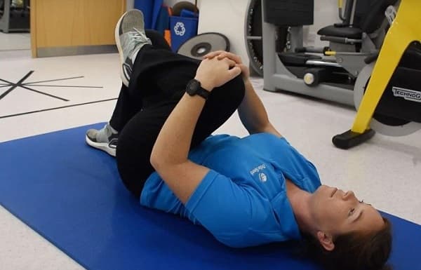 ورزش کمردرد: انواع حرکات کششی و تقویتی برای رفع درد کمر