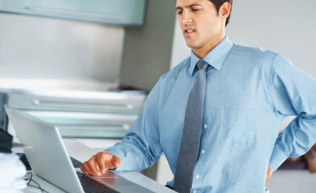 درد دنبالچه نشانه چیست؟ بهترین راه درمان درد نشیمنگاه چیست؟