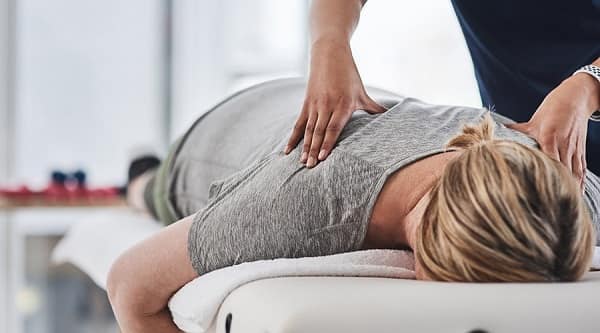 فواید و مضرات ماساژ درمانی برای مفاصل، افسردگی و درمان بیماری‌های مختلف