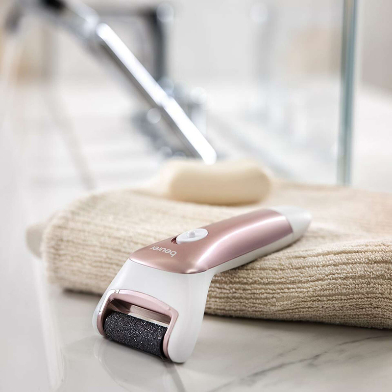 مدت گارانتی : 24 ماه دارد کاربرد محصول : خدمات مانیکور و پدیکور در منزل رنگ : طبق عکس موجود در سایت استاندارد اروپا : CE و FDA امریکا دارد مشخصه الکتریکی : دارای باتری لیتیومی قابل شارژ قابلیت ویژه کالا : رفع پینه و میخچه در مورد این محصول : کارکرد شارژی