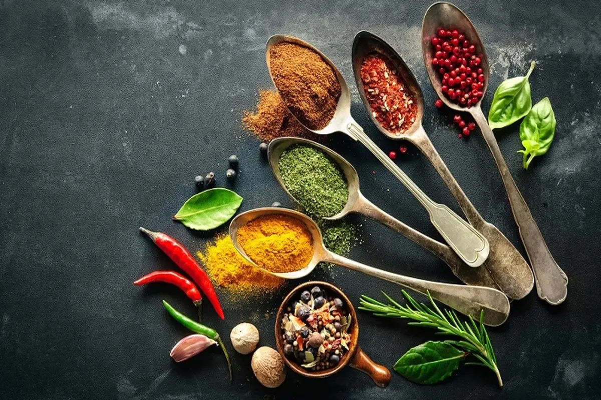 معرفی ادویه جات چربی سوز
