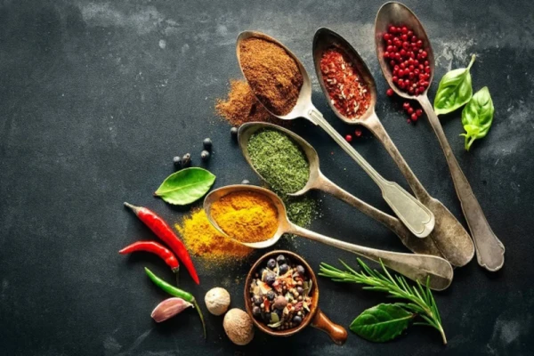 معرفی ادویه جات چربی سوز