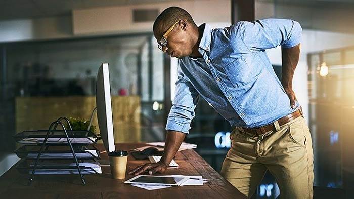 علائم شایع اسپوندیلیت آنکیلوزان